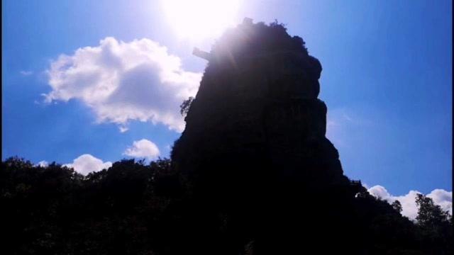 市妇联节前送温暖“送奖到基层”